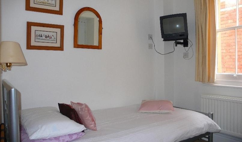 Colebrook Guest House Farnborough  Eksteriør billede