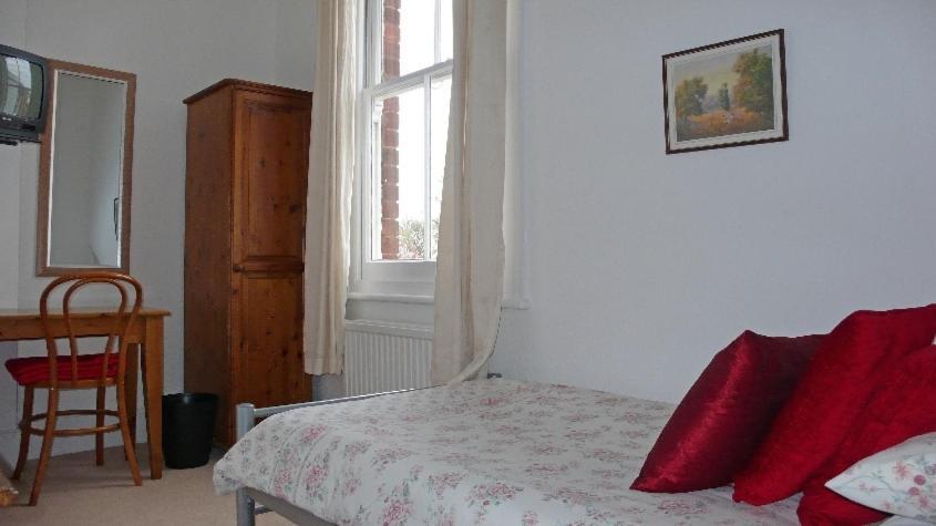 Colebrook Guest House Farnborough  Værelse billede