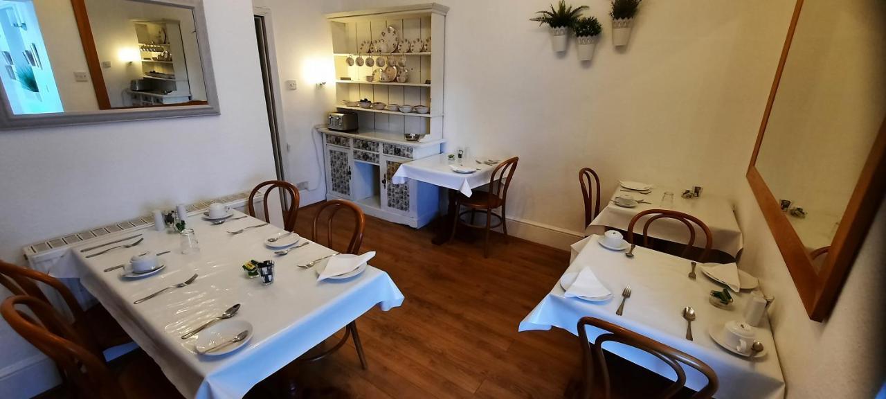 Colebrook Guest House Farnborough  Eksteriør billede
