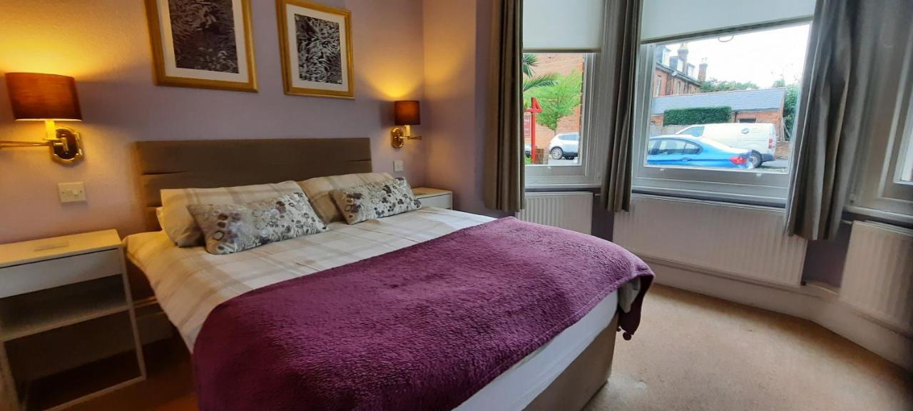 Colebrook Guest House Farnborough  Eksteriør billede