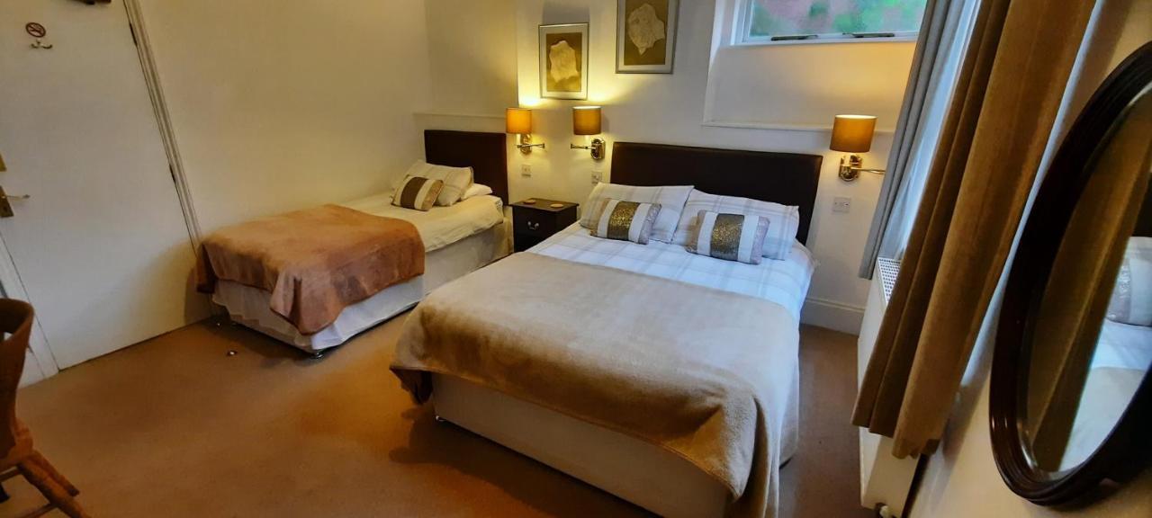 Colebrook Guest House Farnborough  Eksteriør billede