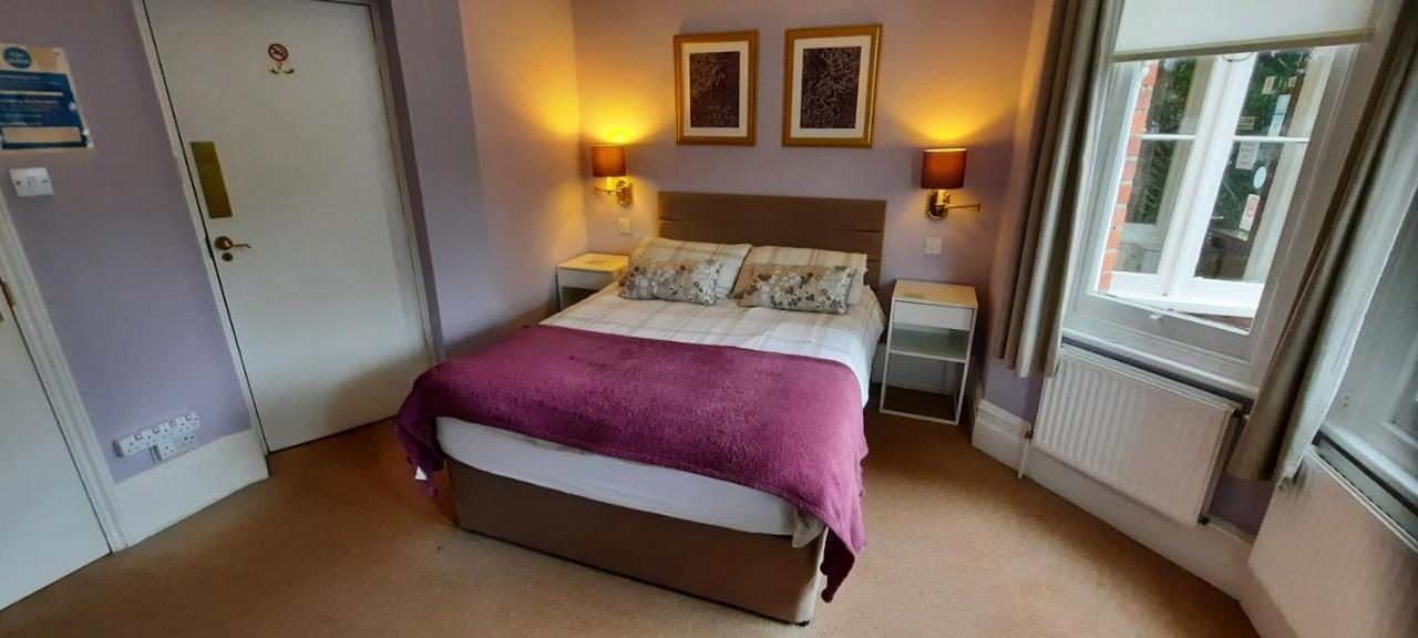 Colebrook Guest House Farnborough  Eksteriør billede