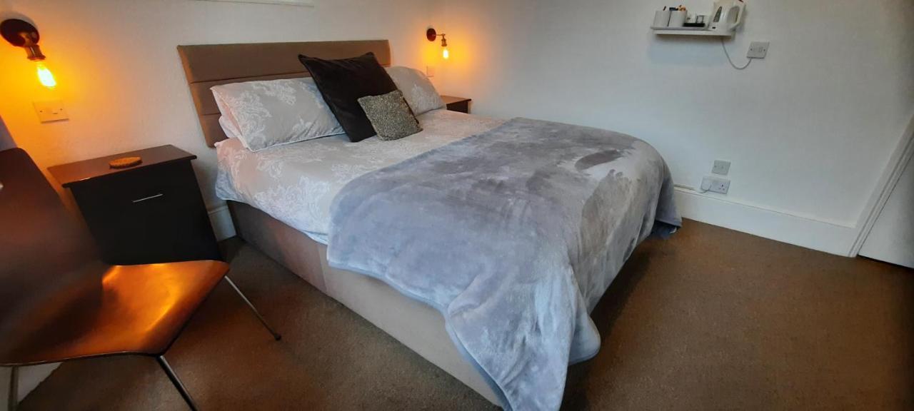 Colebrook Guest House Farnborough  Eksteriør billede